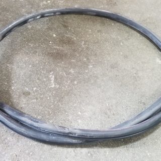 Gen 2 coupe tail panel seal